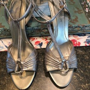Nine West silver leather T-strap peep toe shoes